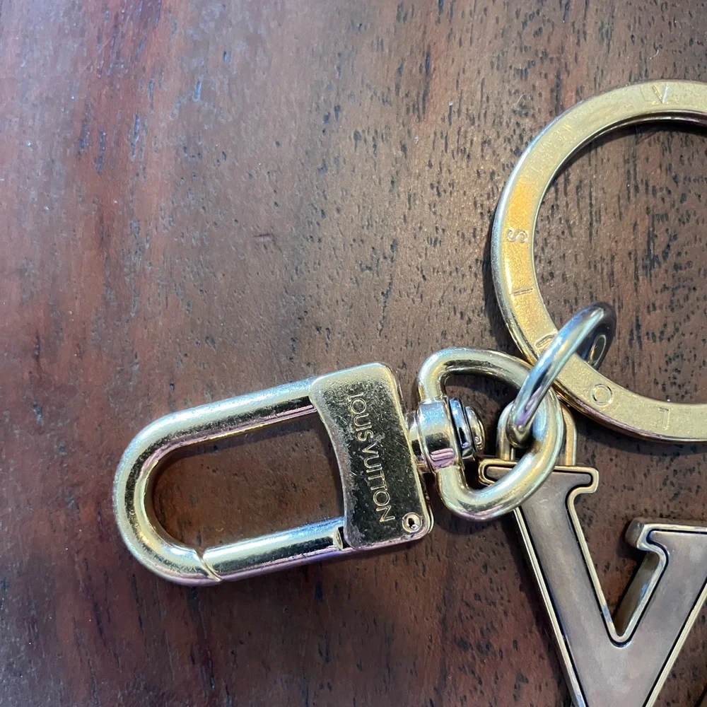 Louis Vuitton Gold LV Logo Key Ring or purse charm preloved.AUTHENTIC - Picture 5 of 9